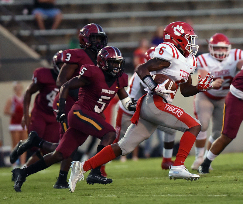 Dothan High Wolves vs Eufaula football